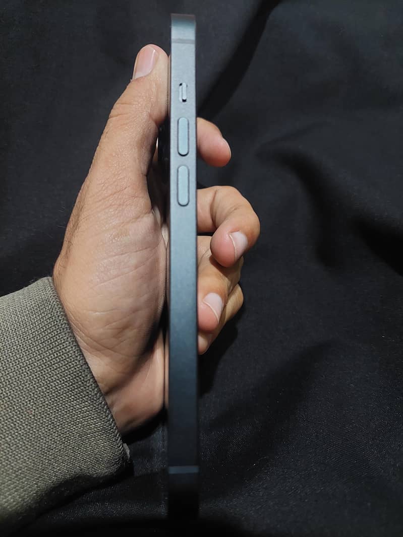 Apple iPhone 14 5