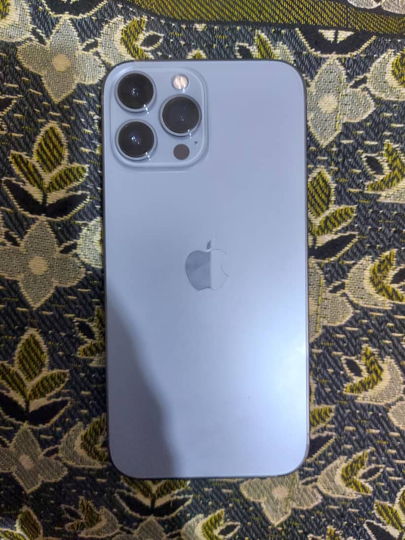 Apple iPhone 13 Pro Max 0
