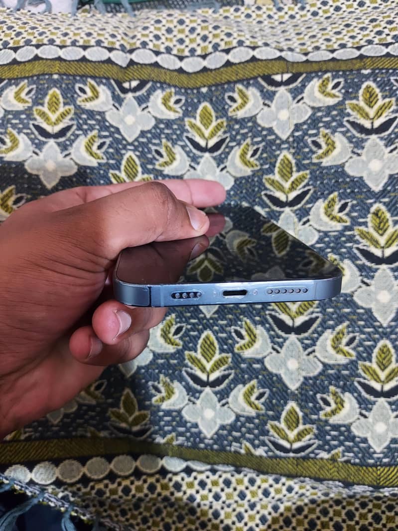 Apple iPhone 13 Pro Max 4