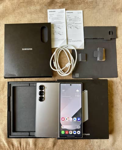 Samsung Z Fold 6 Complete Box