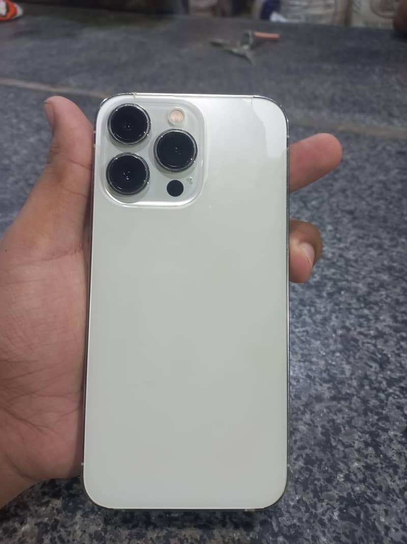 Apple iPhone 13 Pro 2
