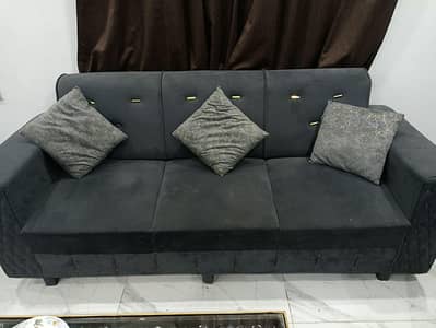 sofa set available in premium condition