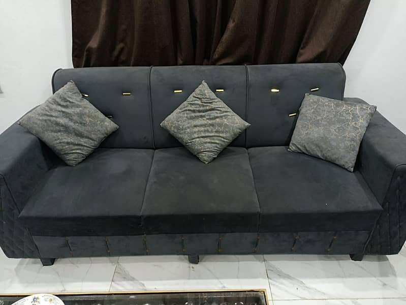 sofa set available in premium condition 0