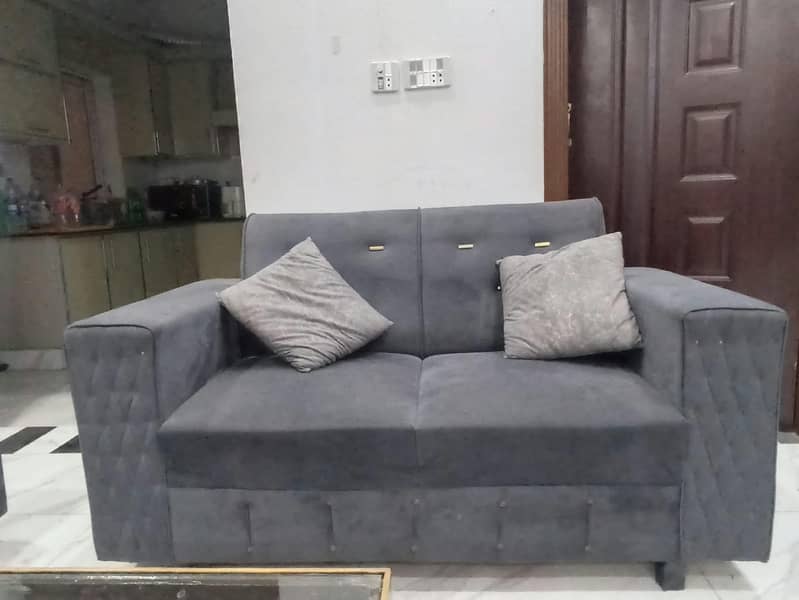 sofa set available in premium condition 2