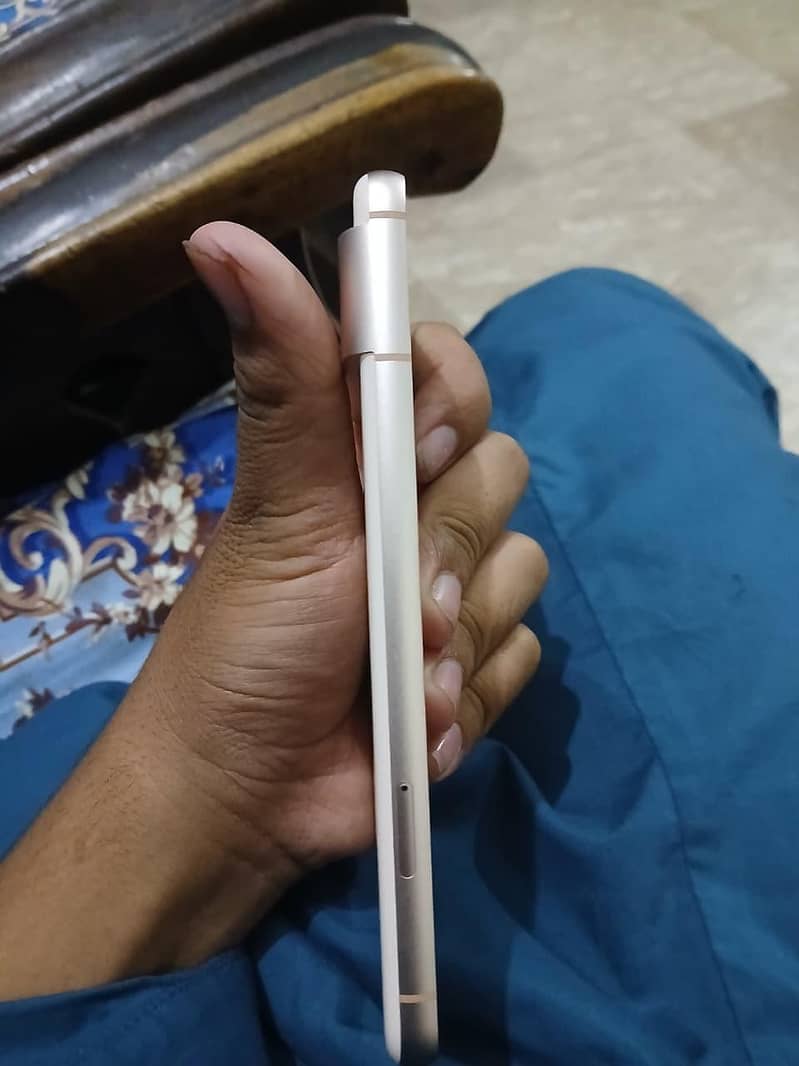 Google Pixel 8 2