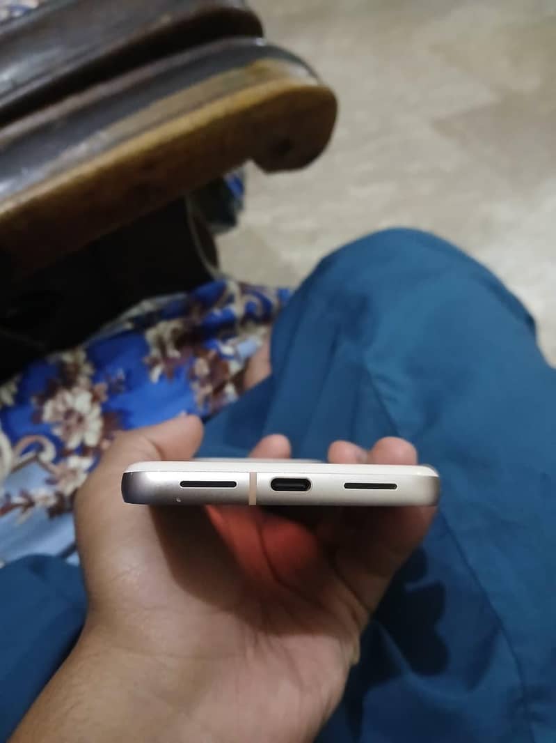 Google Pixel 8 5