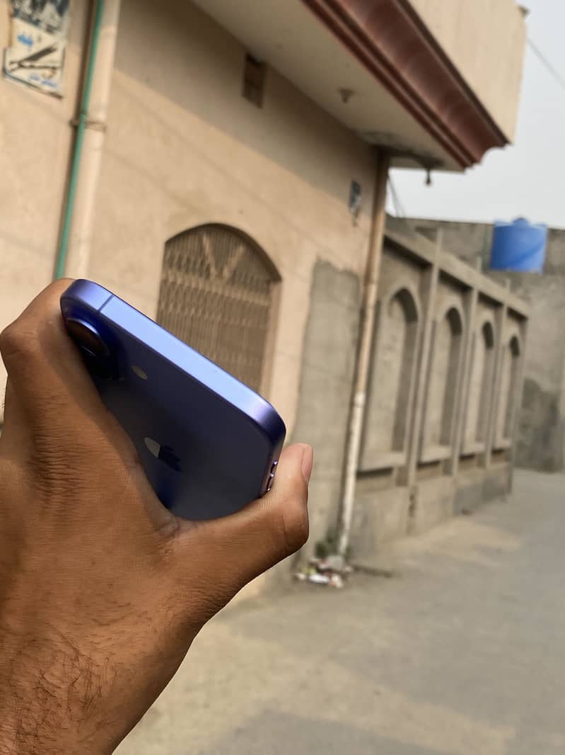 Apple iPhone 16 Plus 3