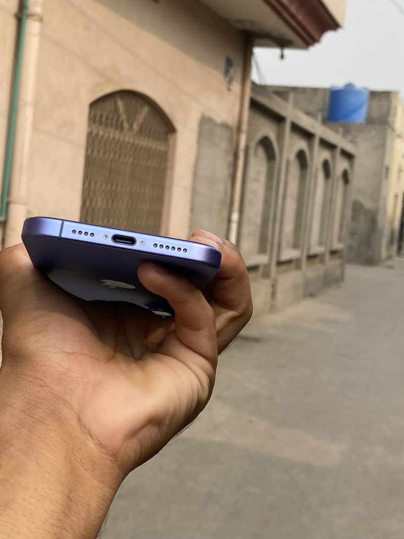 Apple iPhone 16 Plus 4