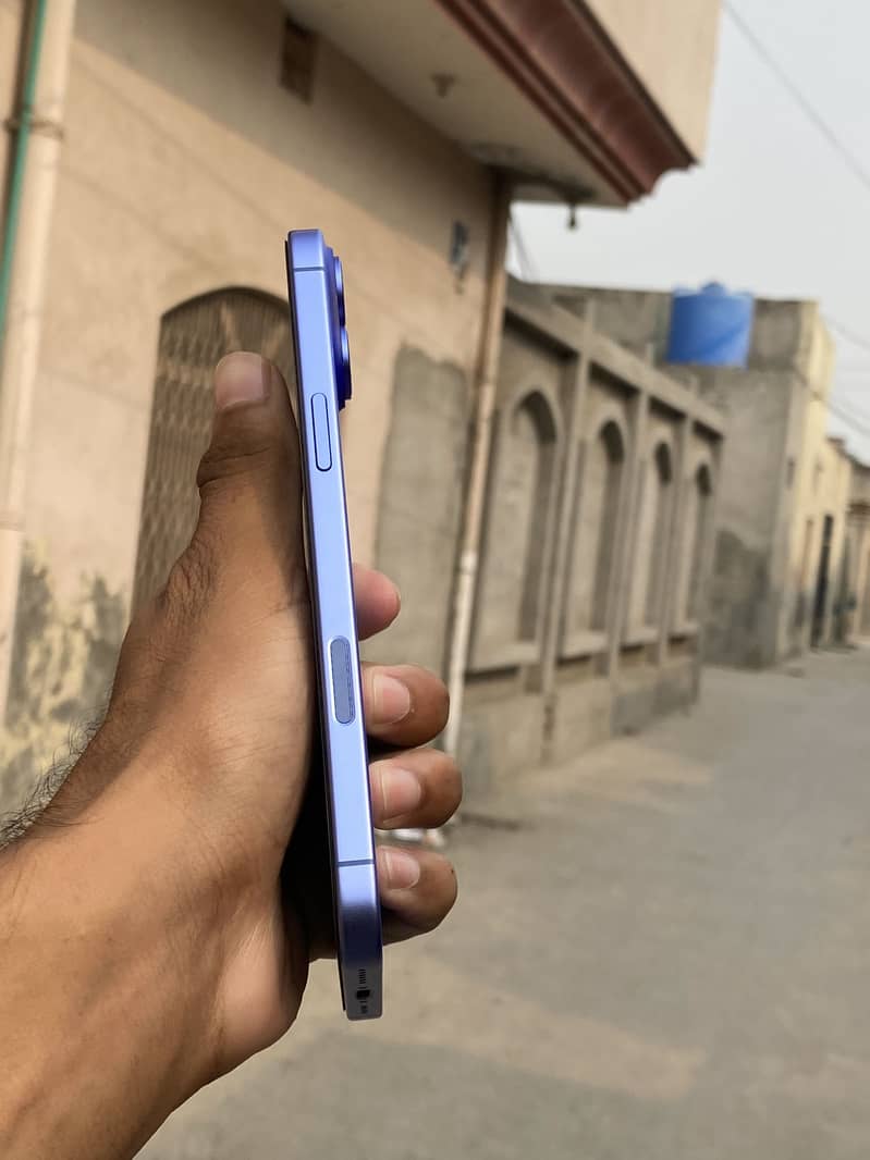 Apple iPhone 16 Plus 6