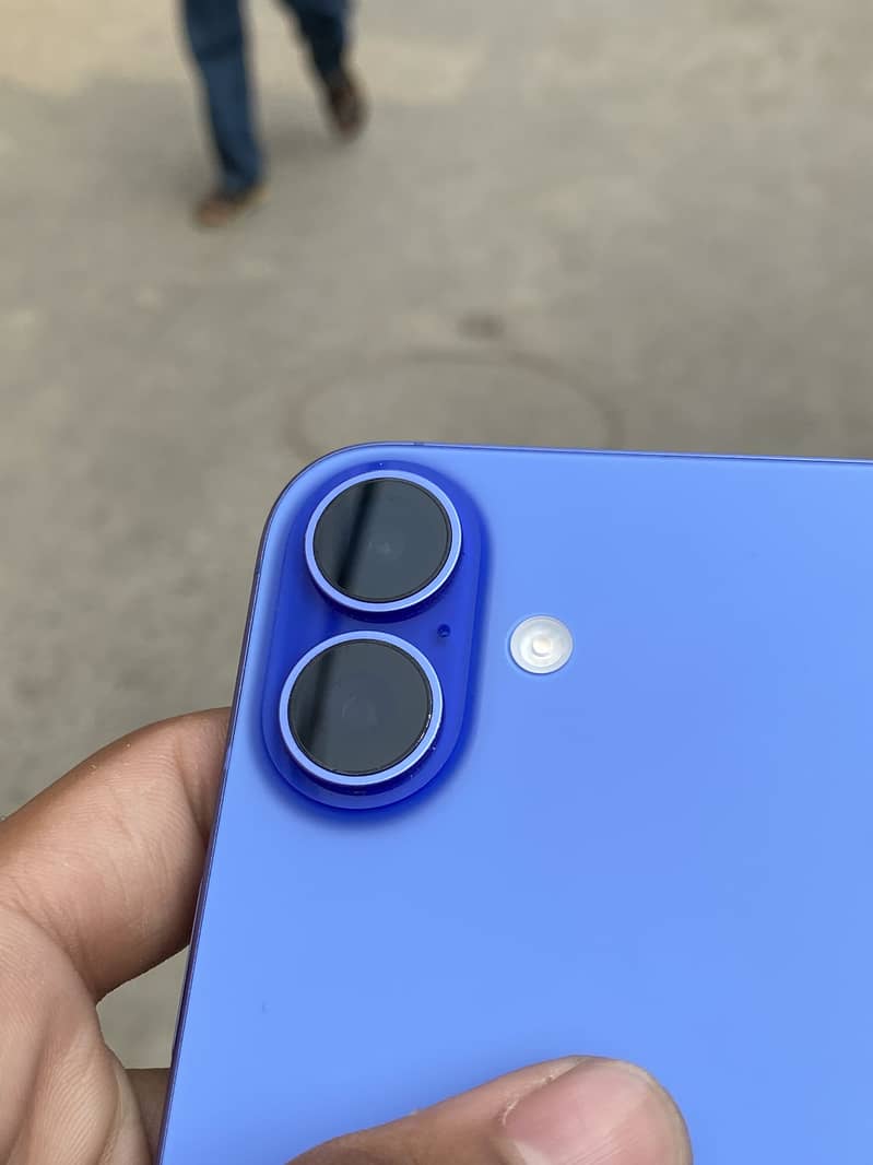 Apple iPhone 16 Plus 8
