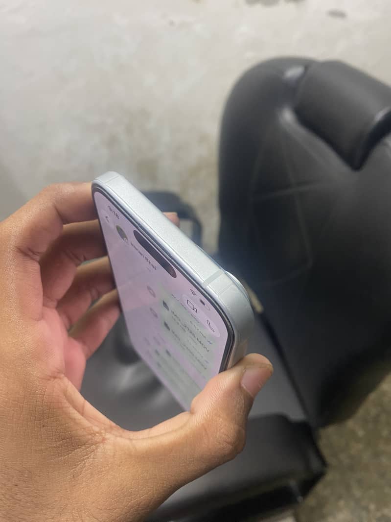 Apple iPhone 15 3