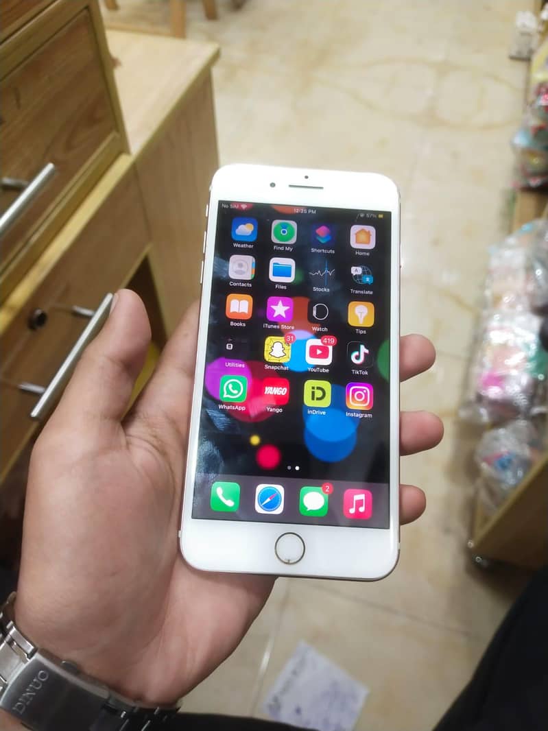 Apple iPhone 7 Plus 2