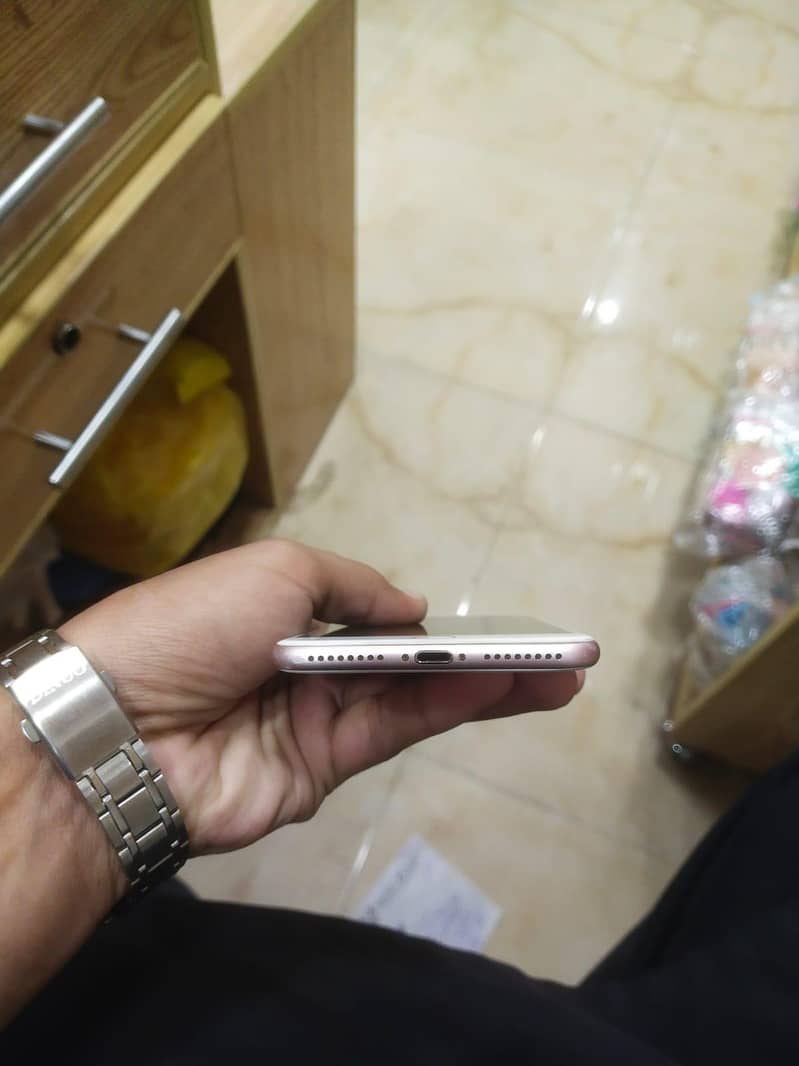 Apple iPhone 7 Plus 3