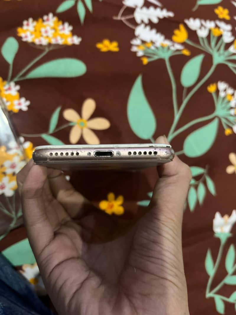 Apple iPhone 8 5