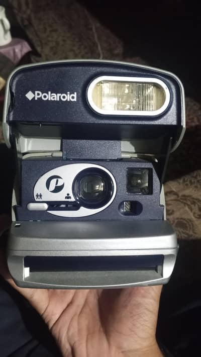 poloroid camera
