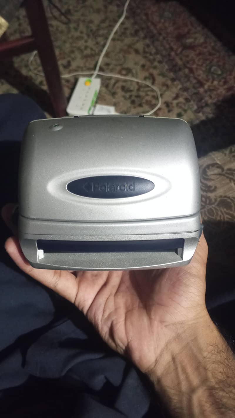 poloroid camera 1