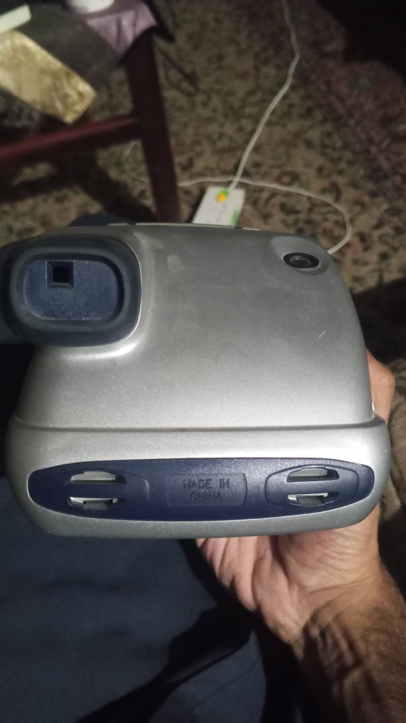 poloroid camera 2