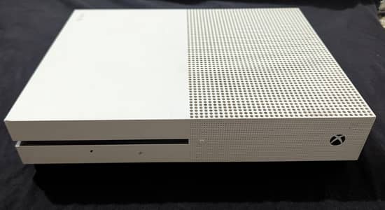 Xbox one S - 500GB with top games.