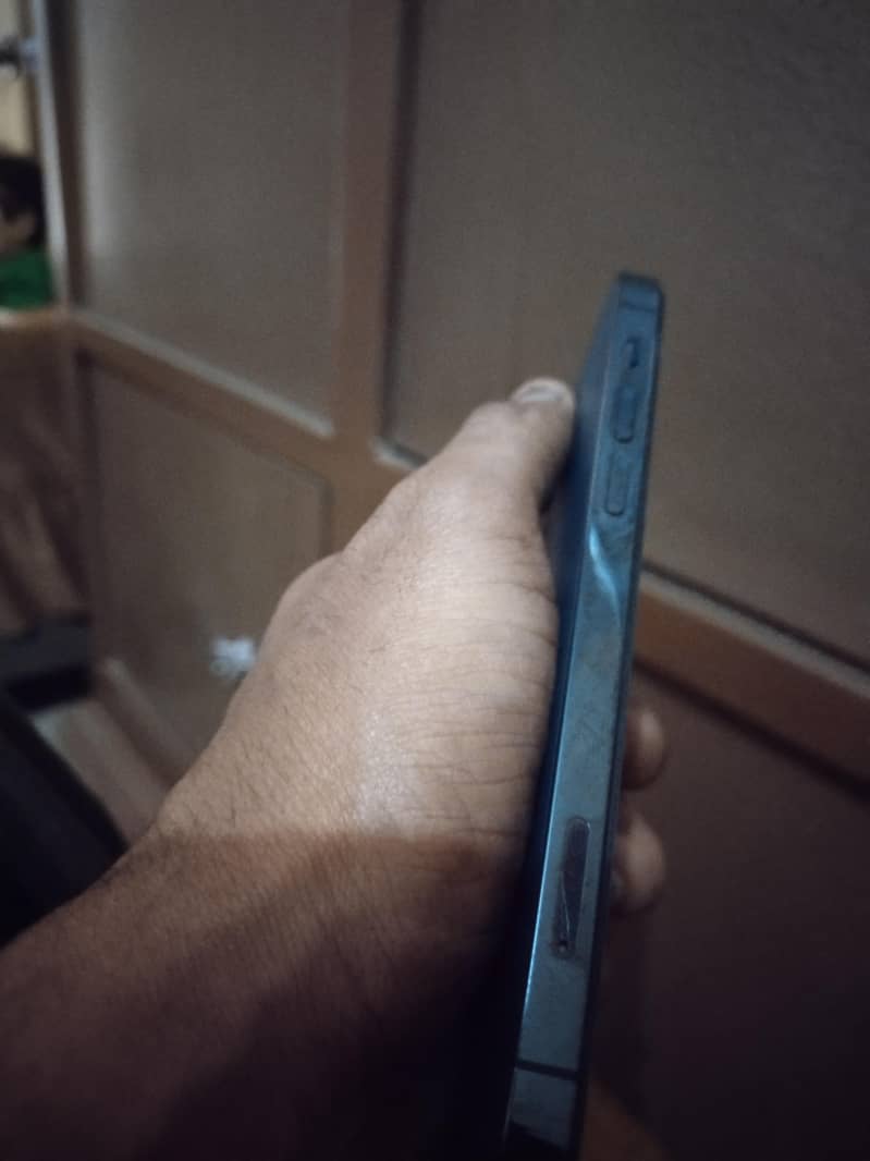 Apple iPhone 12 Pro 4