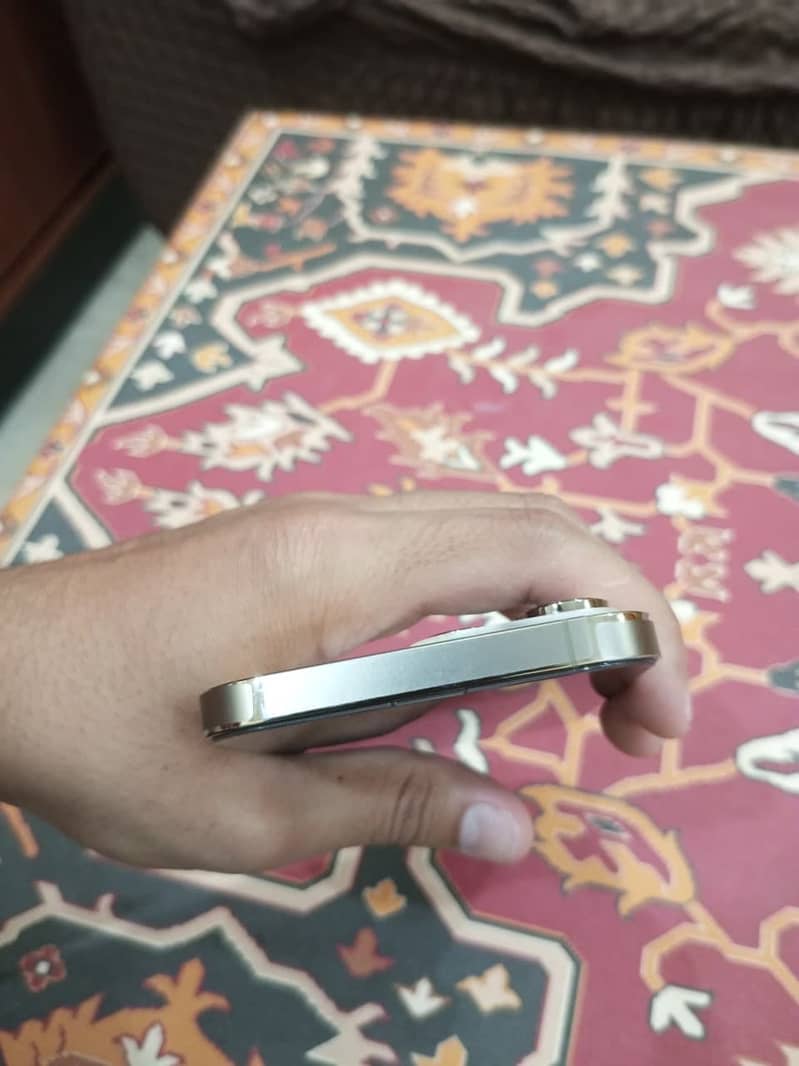 Apple iPhone 14 Pro Max 2