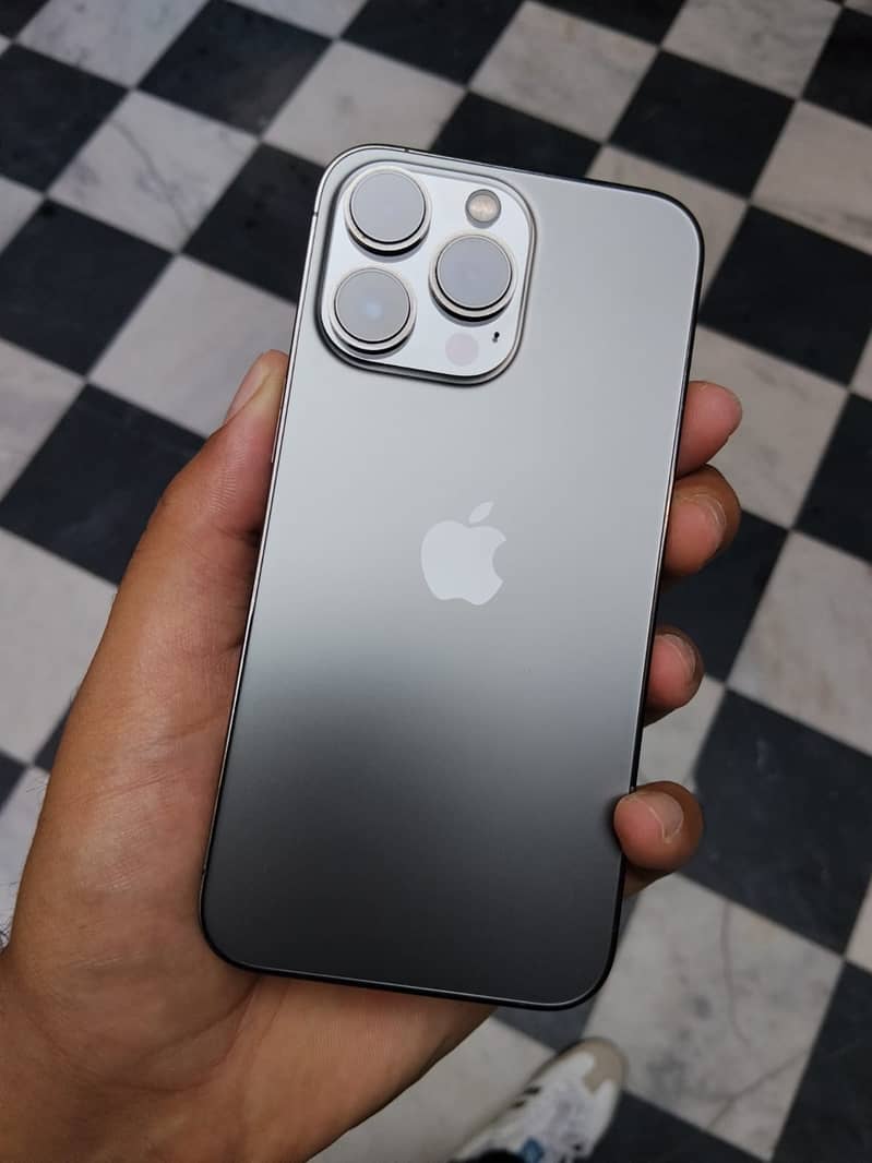 Apple iPhone 13 Pro 0