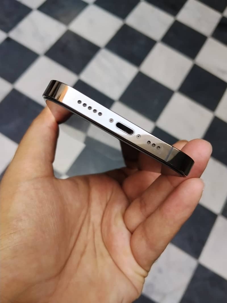 Apple iPhone 13 Pro 3