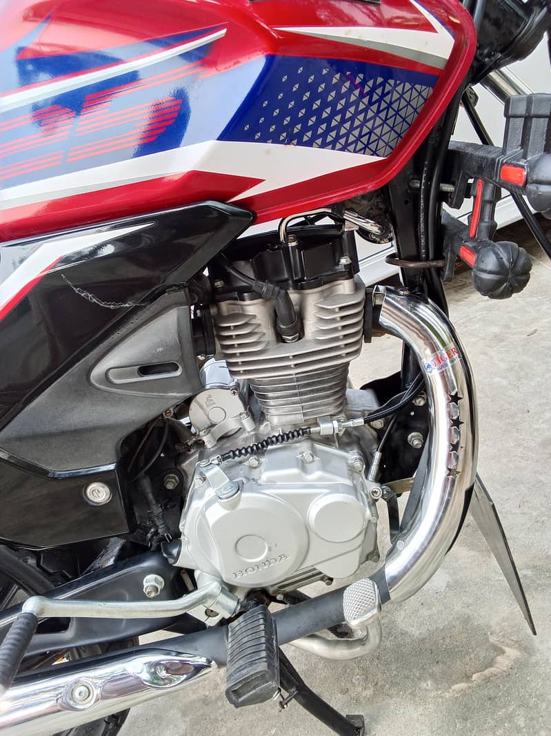 honda cb125F 9
