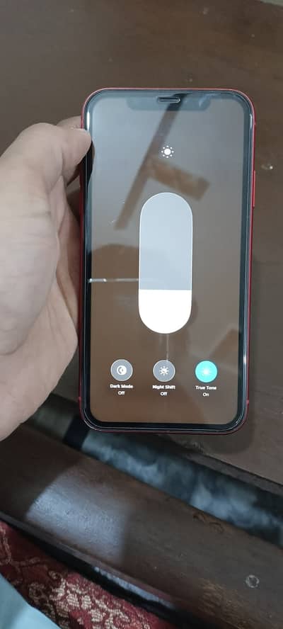 iPhone 11 Noun pata jv