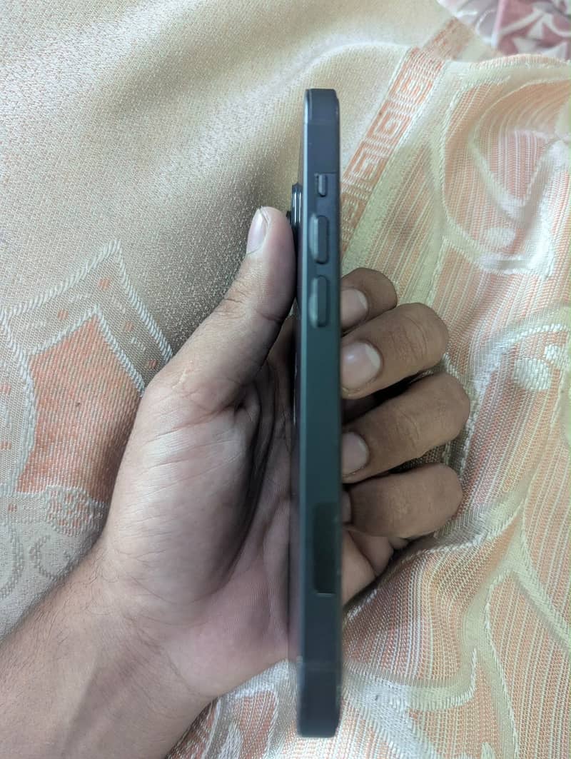 iPhone 14 2