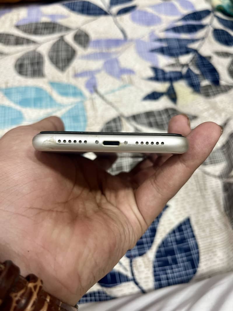 Apple iPhone 11 5