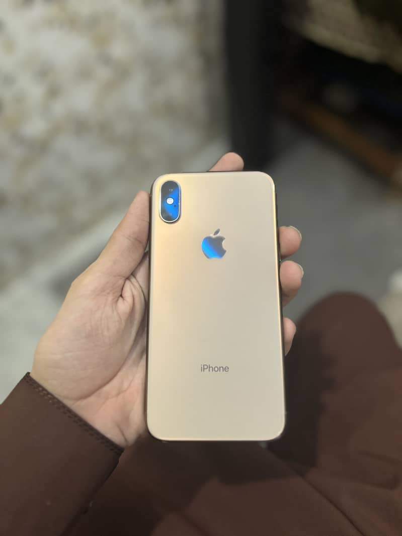 Apple iPhone XS 4