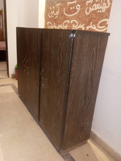 3 door cabinets different way me use kr skte hn, bilkul new ki trha se