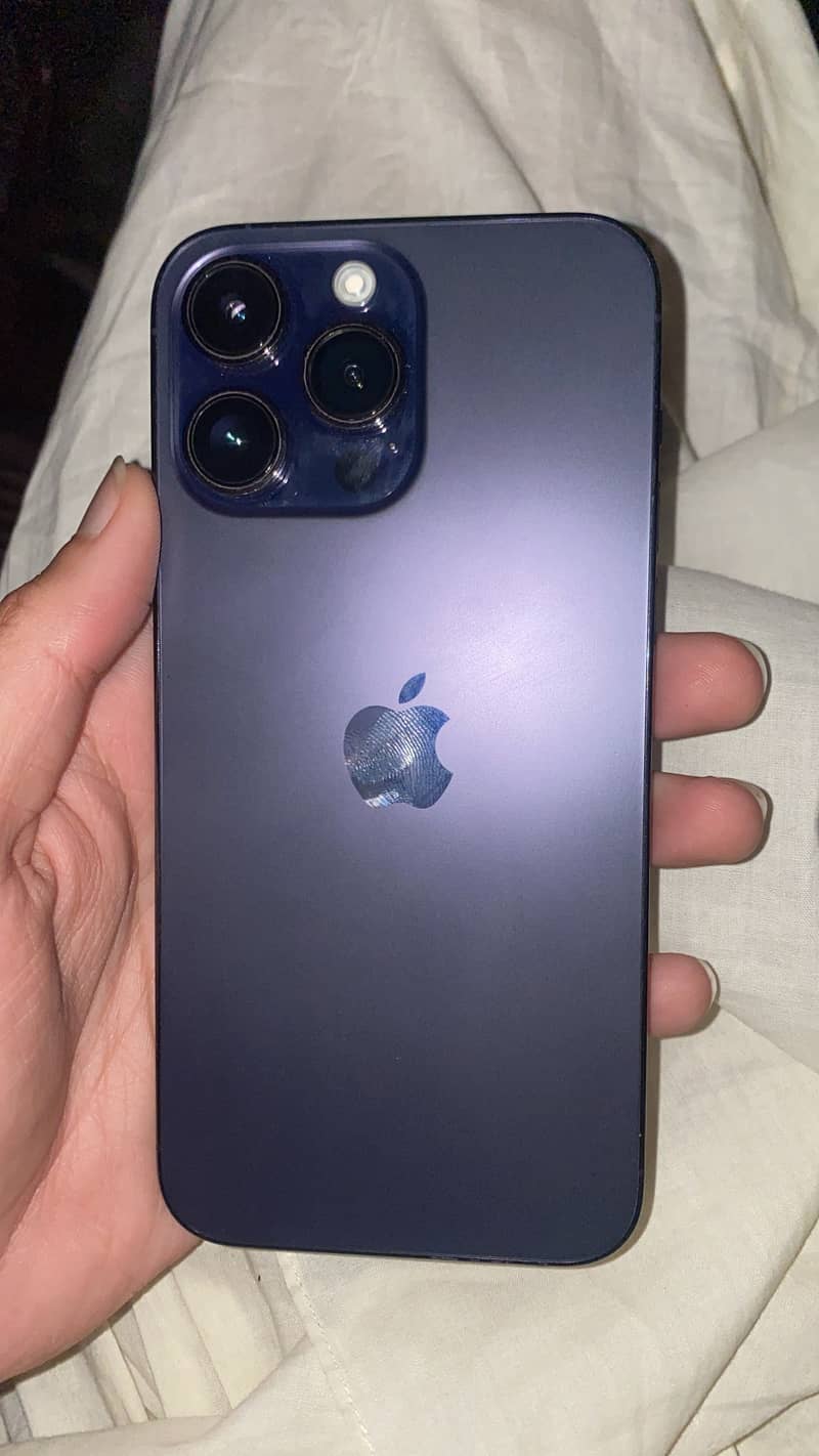 Apple iPhone 14 Pro Max 1