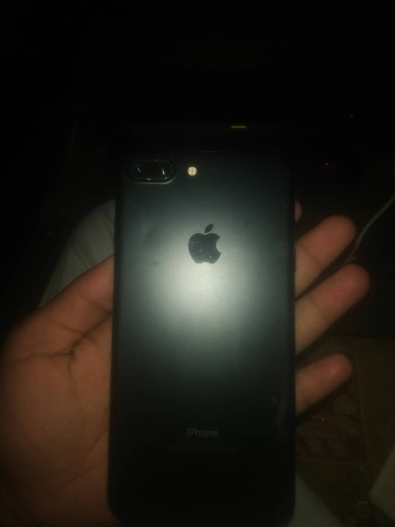 Apple iPhone 7 Plus 0