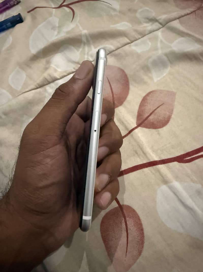 Apple iPhone SE 3