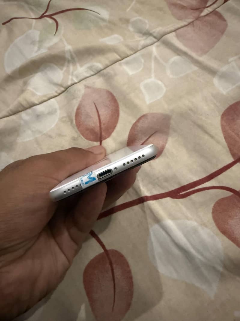 Apple iPhone SE 4