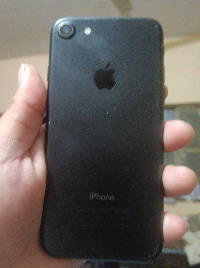 Apple iPhone 7 1