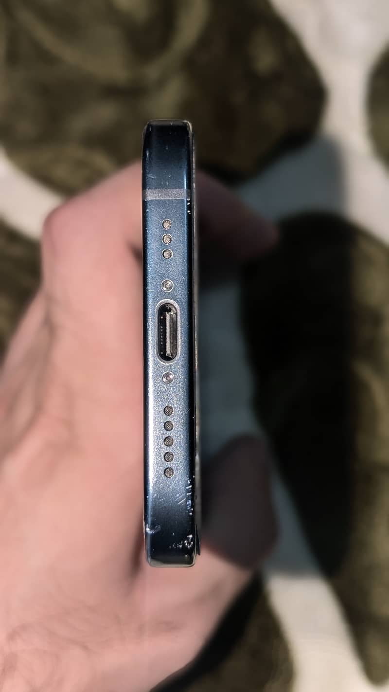Apple iPhone 15 2