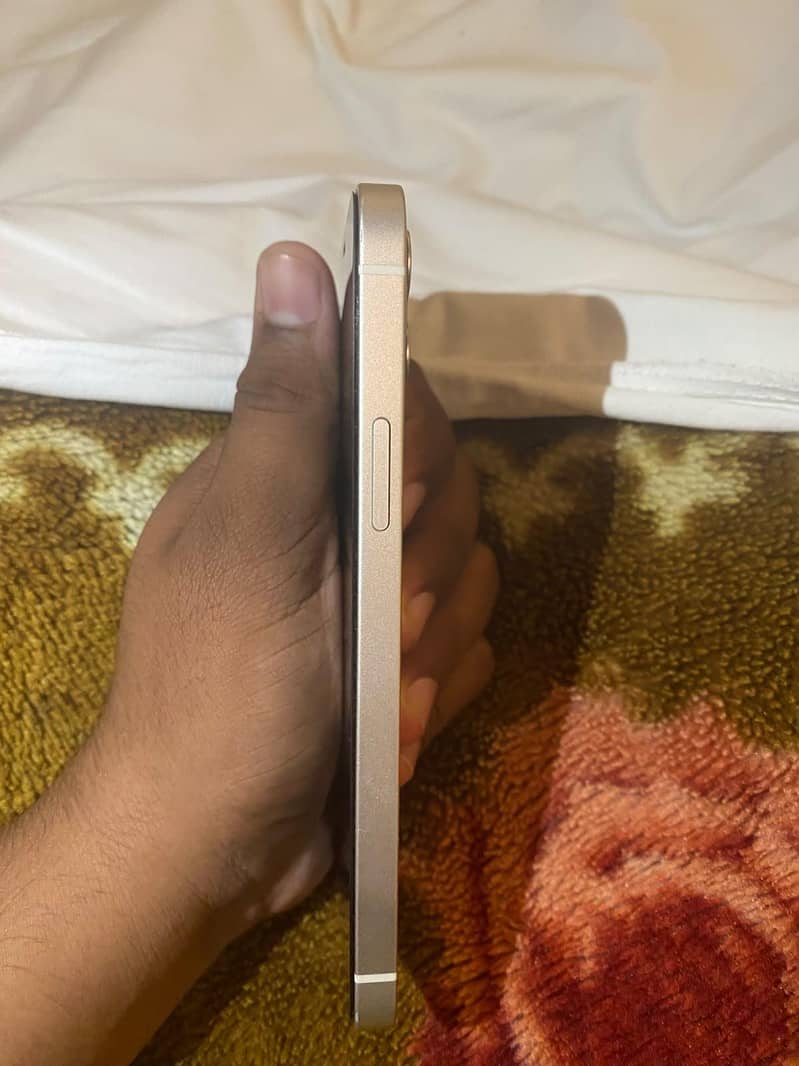 Apple iPhone 12 3