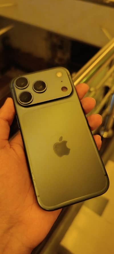Apple iPhone 17 Pro jv