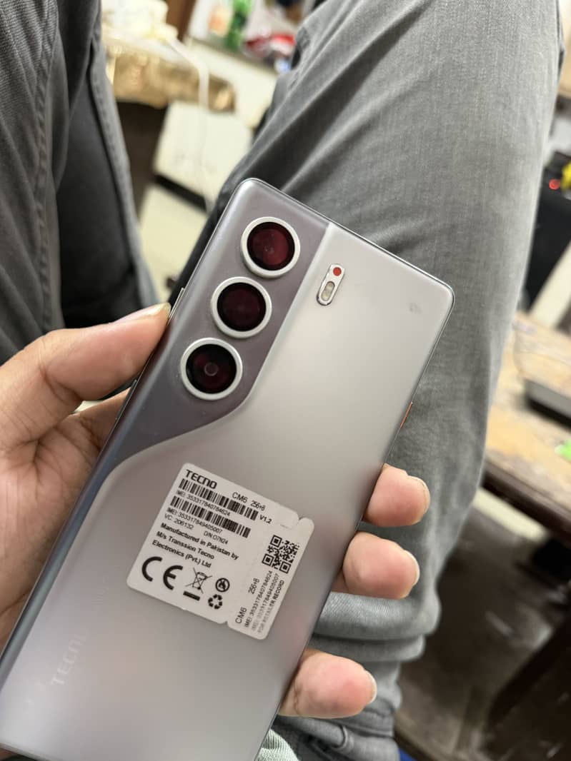 Tecno CAMON 40 Pro 1