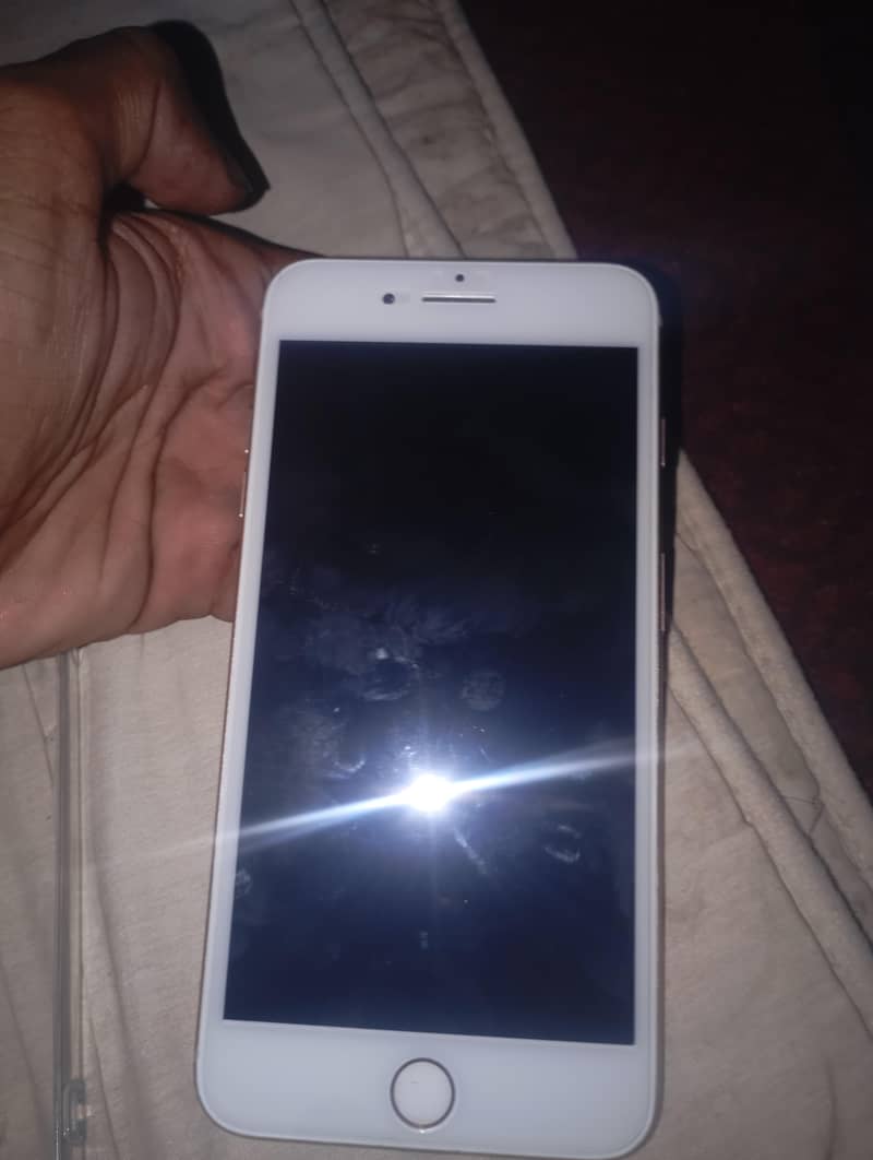 Apple iPhone 8 Plus 1