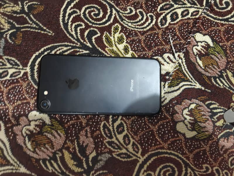 Apple iPhone 7 2
