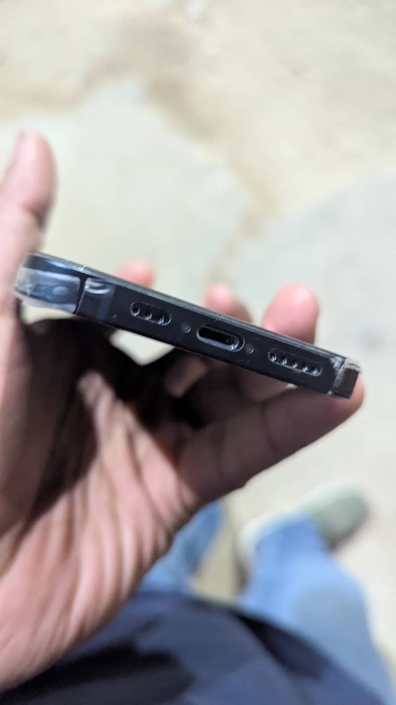 Apple iPhone 13 2