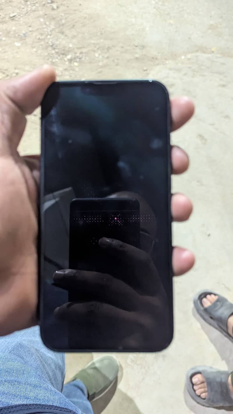 Apple iPhone 13 5