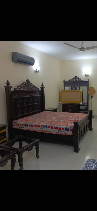 Chinioti Bed Set for Sale – Bed, Dressing, Side Tables, Mattress