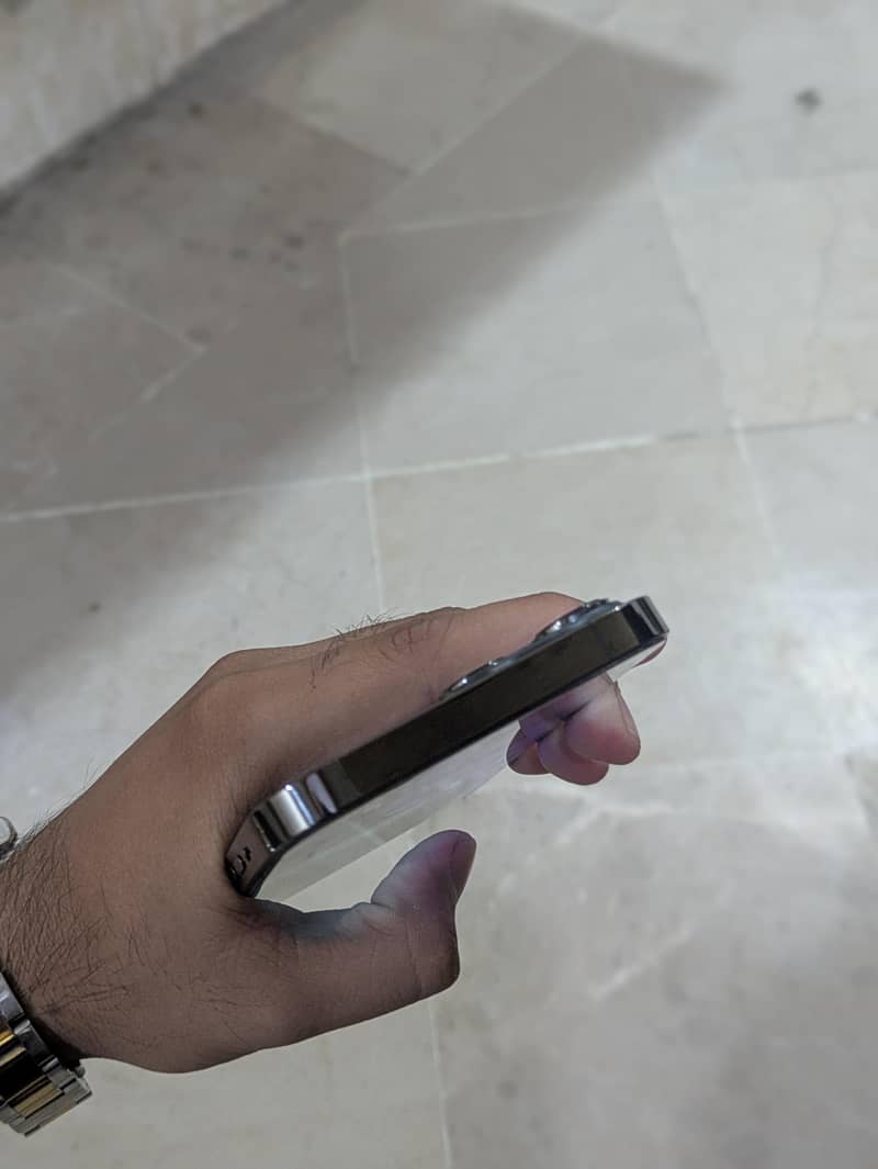 Apple iPhone 13 Pro Max 3