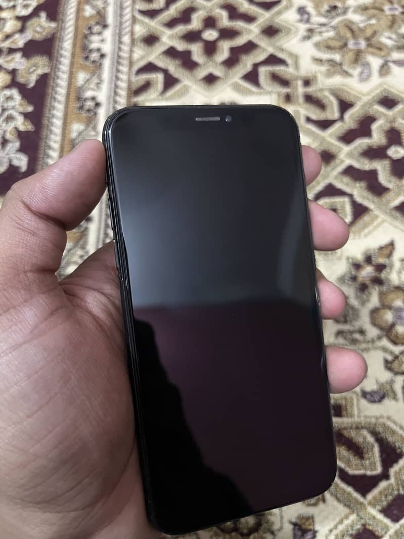 Apple iPhone X 4