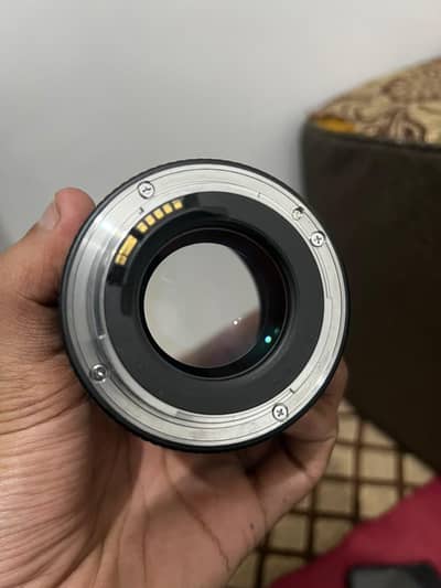 Canon 85mm lens