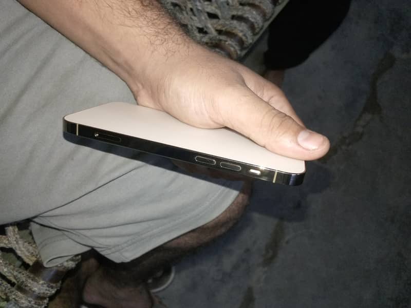 Apple iPhone 12 Pro 6